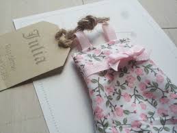 Je réalise le faire part de naissance original de vos rêves. La Petite Robe N 19 Faire Part Original Naissance Bapteme Fille En Tissu Papeterie Faire Part Bapteme Par Envieda