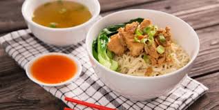 Rebus terlebih dahulu mie bersama dengan bakso dan sawi hijau sanpai matang, lalu sisihkan. 3 Resep Mie Ayam Enak Dari Mie Ayam Solo Sampai Mie Ayam Jakarta Merdeka Com