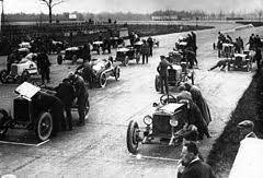 Grand prix motor racing has its roots in organized automobile racing that began in france as far back as 1894. Grand Prix Motor Racing Wikipedia