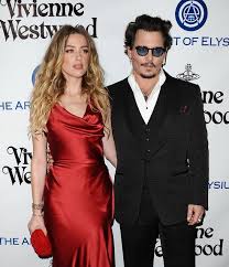 Johnny depp, center in top photo, arriving at the royal courts of justice in london on wednesday. Johnny Depp And Amber Heard Wild Enough To Offer Drugs To Wedding Guests The Shock Revelations News24viral