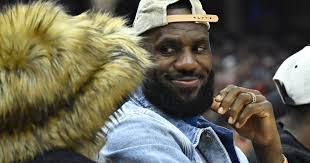 Max Deal's Instagram, Twitter & Facebook