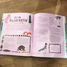 Såhär års är det ofta spår av lodjur, varg och järv vi letar efter. Barnbolaget Barnbolaget Added A New Photo At Barnbolaget