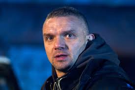 Зелёный слоник — культовый треш за авторством светланы басковой, повествующий о нелёгкой доле двух офицеров, посаженных на гауптвахту за неизвестные преступления. Vladimir Epifancev Vernyotsya K Zelyonomu Sloniku Novosti Kino 6 Yanvarya 2017 Kino Teatr Ru