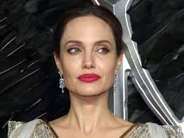 Press shift question mark to access a list of keyboard shortcuts. Angelina Jolie Niederlage Im Sorgerechtsstreit Gegen Pitt