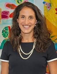 Lisa Surace's Instagram, Twitter & Facebook