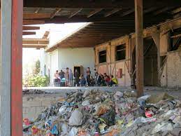 Port services building, south port p.c. The Refugees Of Patras Greece Areas Homepage Osservatorio Balcani E Caucaso Transeuropa