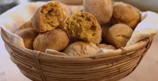 Invece dei piccoli panini puoi naturalmente cuocere un'intera pagnotta di pane, proprio come ho fatto io. Enjoy Good Food Ricetta Panini Alla Curcuma E Curry Di Csaba