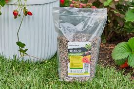 What Is 10-10-10 Fertilizer, and When Do You Use It?