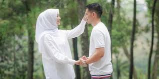 Pernikahan citra kirana telah dilangsungkan pada 1 desember 2019 lalu dengan adat sunda. Rezky Aditya Akhirnya Ungkap Cerita Awal Kedekatannya Dengan Citra Kirana Kapanlagi Com