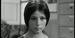Tre i david di donatello vinti su un totale di undici candidature, sei i nastri d'argento e un leone d'oro alla nel 1972 il matrimonio con nicky pende, chirurgo che gli ha dato l'ultimo dei suoi figli: Stefania Sandrelli Wikipedia