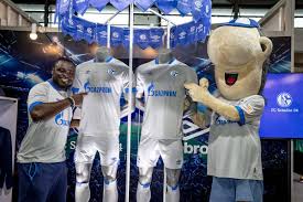 He and his side will need to keep more clean sheets to avoid relegation. Fc Schalke 04 On Twitter All Smiles For Erwin And Geraldasamoah14 As They Check Out Our New Away Kit For 2018 19 You Can Buy Yours Here Https T Co Nzhgau5sxn Lightitup S04 Https T Co Gzzxyodqk9