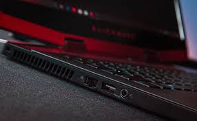 Dell alienware 17 r5 is a powerful gaming laptop which is powered by intel core i9 processor and an nvidia geforce gtx 1080 gpu. Alienware M17 Review An Alienware All Grown Up Cnet