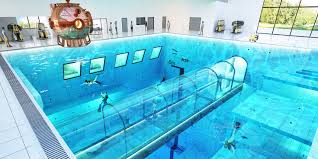 Перевод слова pool, американское и британское произношение, транскрипция, словосочетания, однокоренные слова, примеры использования. Deepspot In Poland Will Be The World S Deepest Pool At 148 Feet