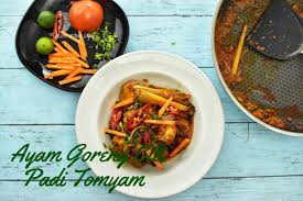 Bihun goreng tomyam aroy mak mak. Ayam Goreng Tomyam Cili Padi Padu Sungguh Buat Orang Lapo