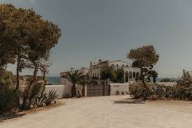 An Elegant And Intimate Coastal Wedding At Masia Casa Del Mar In Barcelona In 2020 Coastal Wedding Destination Wedding Spain Barcelona