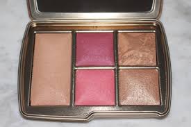 Hourglass unlocked (ghost edition) is a limited edition cheek palette that retails for $80.00 and contains 0.29 oz. Hourglass Ambient Lighting Edit Unlocked Universe 2021