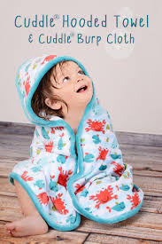 You can sew your own hooded bath towels for all the kids in your life! Hooded Towel And Burp Cloth Pattern Tutorial