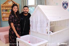 Tunku mahkota johor, tunku ismail sultan ibrahim, 30 tahun, selamat melangsungkan istiadat pertunangan, majlis hantaran dan pernikahan dengan che puan. Tunku Mahkota Johor Reveals Daughter S Name Coconuts Kl