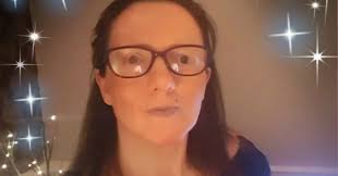 Mamma esce dalla doccia e perde un occhio: "Ho visto tutto sfocato poi ho  sentito come un 'pop'"