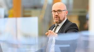 Der afd ist es nicht gelungen, die christdemokraten vom ersten platz zu verdrängen. Swtyiqmvvak8pm