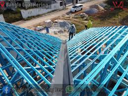 Kerja kerja renovasi rumah kampung mengganti kuda kuda bumbung kayu sedia ada dengan rangka kuda kuda besi chanal /besi baja ringan.terimakasih sudah menonton video ini semoga bermanfaat. Pakar Kerangka Bumbung Besi Posts Facebook