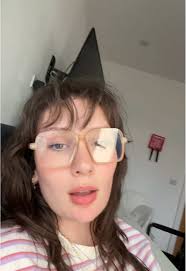 Emma Knudsen (@emma_canoeson)