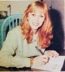 Nila López ha sido considerada como una de las grandes revelaciones de la  poesía paraguaya contemporánea desde fines de los años '80s. Nacida en  Concepción el 27 de marzo de 1954 fue