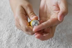 Ada juga jenis bintil yang lebih serius, yang bisul di kelopak mata biasanya sembuh dengan sendirinya dalam waktu seminggu, dan nanah di dalamnya akan keluar tanpa perlu penanganan khusus. Obat Bisul Yang Bisa Dibeli Di Apotek Dan Efek Sampingnya