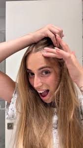 Indulge in effortless French beauty! 💫 This light & nourishing body oil,  infused with Monoi, gives your skin a natural glow and long-lasting  moisture without feeling heavy. Say oui to radiant skin