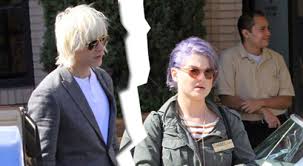 Follower von kelly osbourne finden, sie sieht auf ihrem neusten instagrambild verändert aus. Kelly Osbourne Trennt Sich Von Luke Worrall Tikonline De