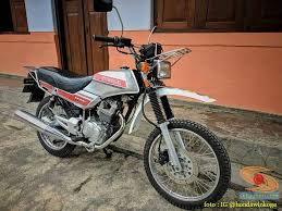 Honda gl merupakan salah satu motor legendaris keluaran honda yang sempat berjaya di awal kehadirannya di tahun 1979. Keren Modifikasi Honda Gl Pakai Baju Honda Win Setia1heri Com