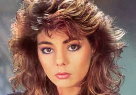 Ți-o mai amintești pe Sandra, cea mai sexy solistă a anilor 80? La 57 de  ani, artista e de nerecunoscut!