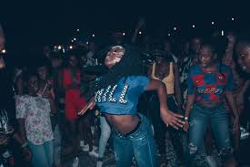 Villa mia abidjan, une maison d'hôtes conviviale, charmante et confortable. La Sunday D Abidjan Un Petit Woodstock Qui Deviendra Grand Jeune Afrique