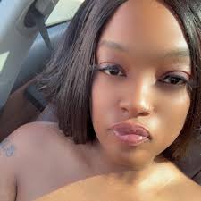 What does Suki's contract say