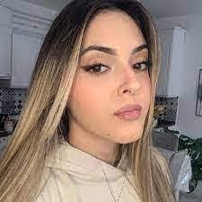 Gina Vassallo's Instagram, Twitter & Facebook