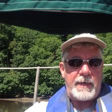 Transom mounted gas can for Honda BF2