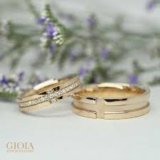 Rose Gold Wedding Bands Customised Jewellery The Design Imitates The Linked Chain Style Depicting Rose Gold Wedding Bands Diamond Wedding Bands Wedding Bands