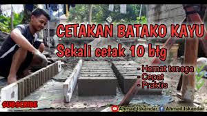 Baiklah, kali ini saya akan berbagi ilmu tentang cara membuat batako manual menggunakan cetakan batako. Cetakan Batako Dari Kayu Sekali Cetak 10 Btg Youtube