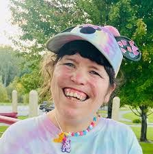 Renee Lowell's Instagram, Twitter & Facebook