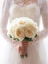 The small berries in these bouquets adds a beautiful winter look without overpowering the entire look. Winter Wedding Bouquets You Ll Love