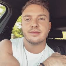 Devin Lackey (@devinlackey)