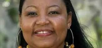 Sharon Davis is the newly elected mayor of Roxie. She takes office ...