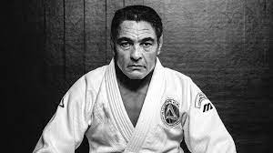 Down on it they go they go they go they goin' down on it what side westside was your best side! Rickson Gracie Attack The Back