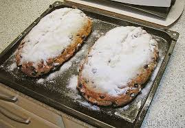 Chefkoch De Rezept Sachsischer Weihnachtsstollen Rezepte Stollen Rezept Lebensmittel Essen