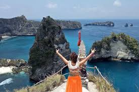 Pulau nusa penida sekarang menjadi surganya wisata baru di bali, terletak terpisah dari pulau bali, yang masih berada di kabupaten klungkung ini, menawarkan keindahan alam yang masih alami. Nusa Penida Island East Tour Indonesia Activities Lonely Planet