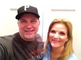 Do YOU want to come see us in Vegas? xo Trisha #7DaysOfGarthAndTrisha