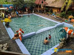 Jadi tidak perlu membawa si kecil ke kolam spa maupun ke kolam anak di tempat umum. Kolam Renang Banyu Urip Dan Rumah Joglo Pangandaran