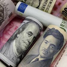 Libra esterlina cae por agitación en Reino Unido; el dólar toca máximo de  32 años vs yen