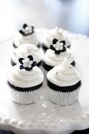 Black And White Desserts Names Pin En Cupcakes