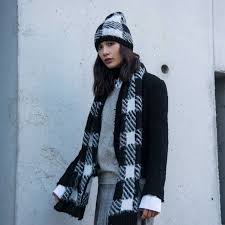 The accuweather shop is bringing you great deals on lots of foco scarves including women's san francisco giants color block knit women's boston celtics mini print color block infinity scarf. Big Checker Knit Scarf 26 95